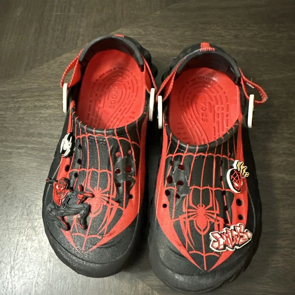 Crocs Team Spider-Man Echo Glow Clog - GLOW-IN-THE-DARK SPIDEY Kids Sz: J6 US